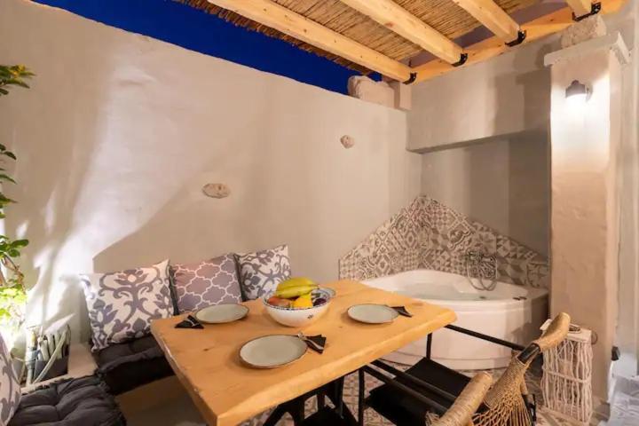 Kyrangelo Traditional House With Outdoor Jacuzzi Koskinou  Esterno foto